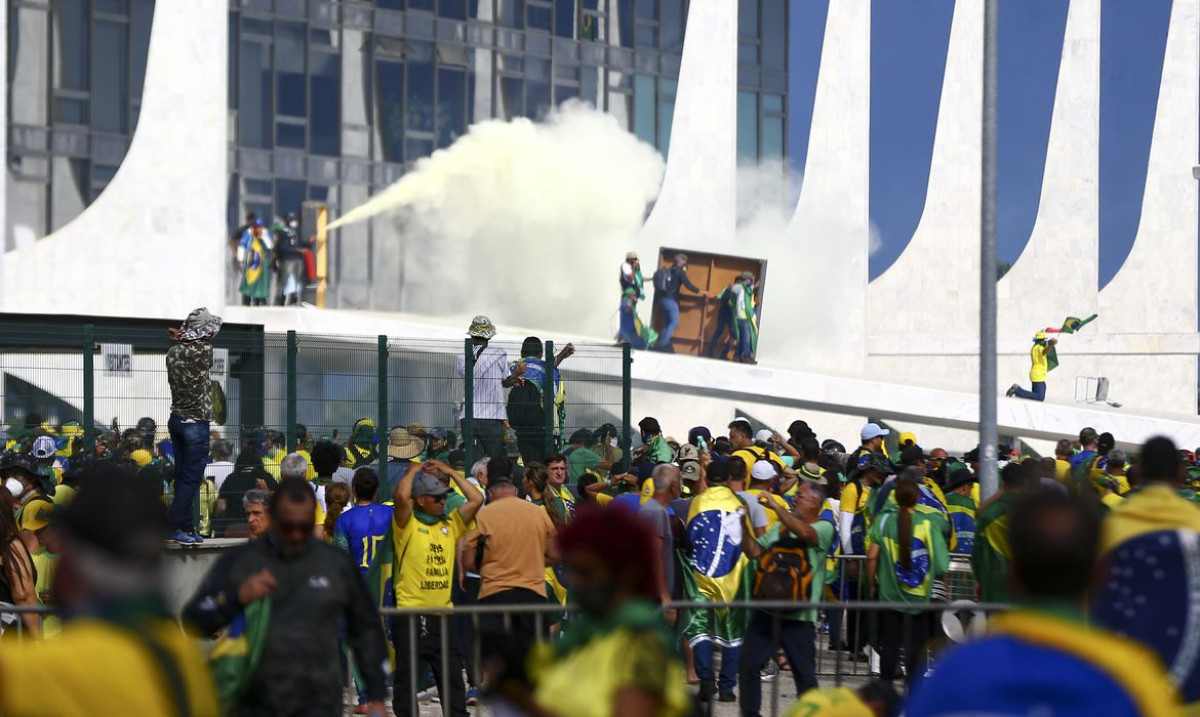 Golpistas que vandalizaram o Planalto exigiram água, diz Major