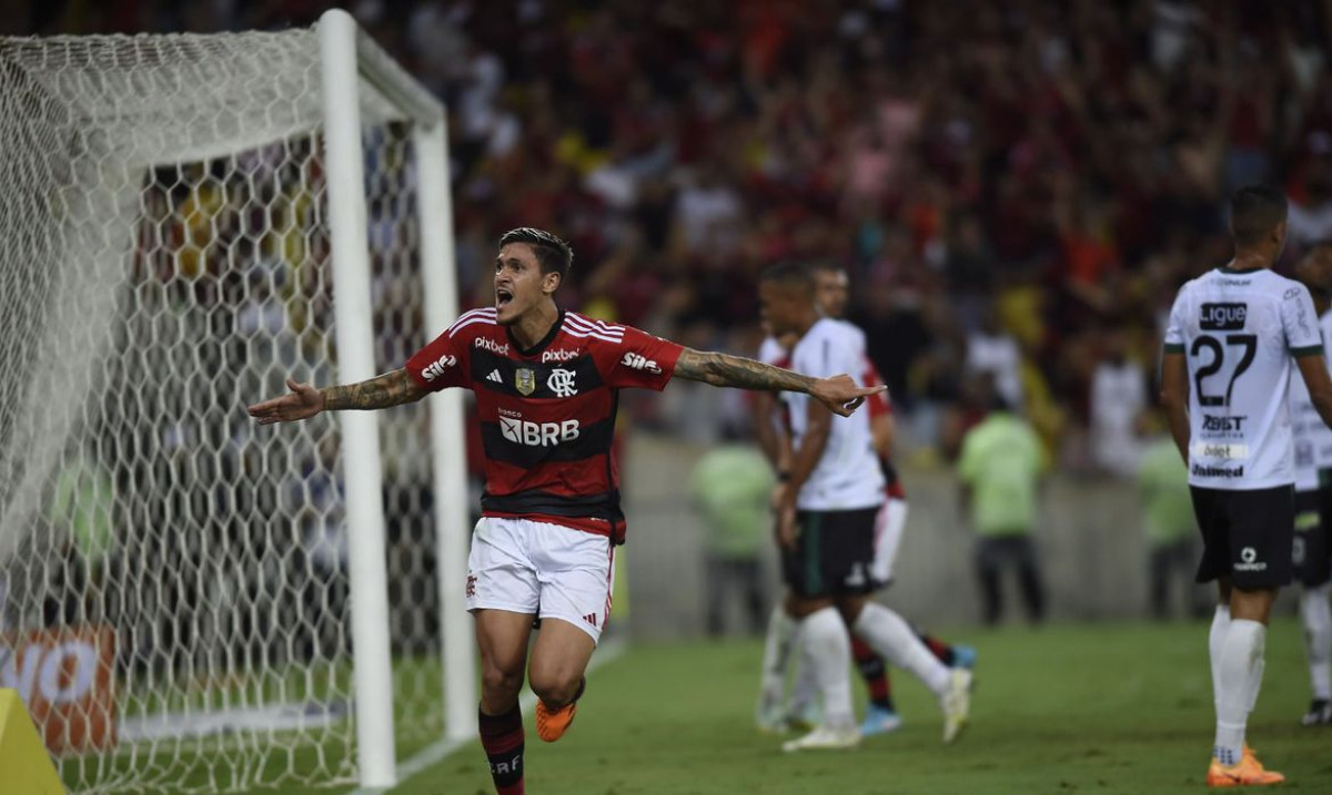 Flamengo garante vaga nas oitavas da Copa do Brasil com goleada sobre o Maringá