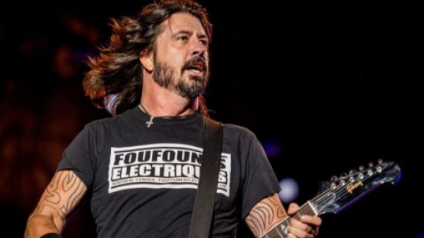 Foo Fighters lança álbum “But Here We Are”, primeiro sem Taylor Hawkins