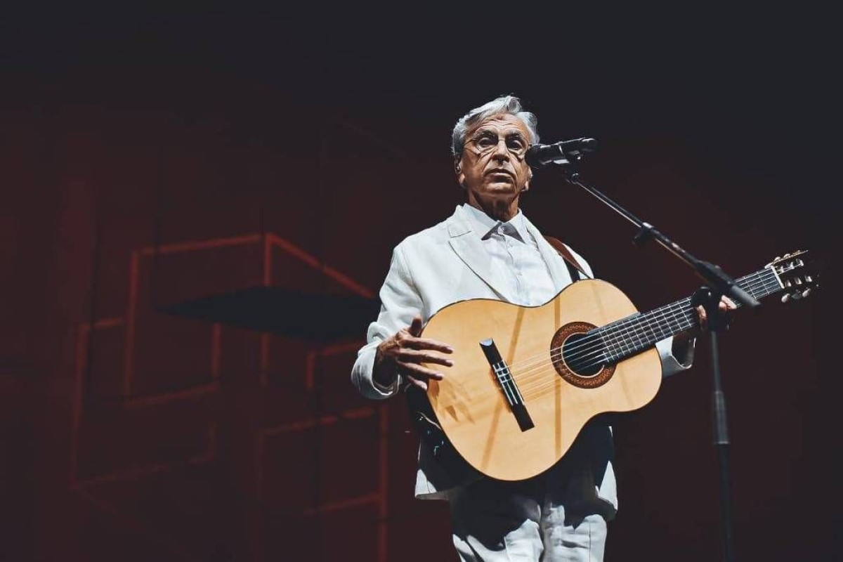 Caetano Veloso pede R$ 1,3 milhão à Osklen por uso indevido de imagem