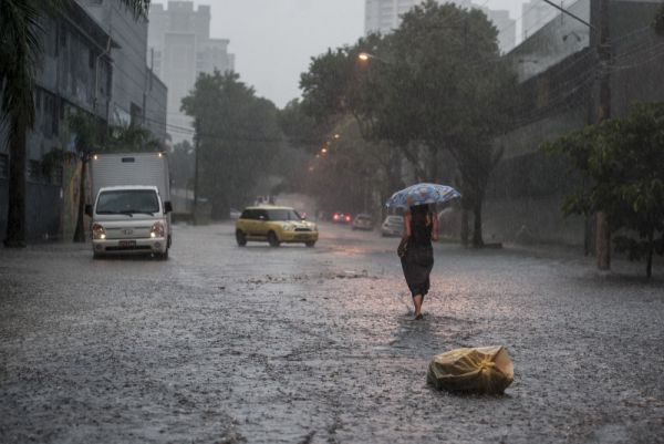 Chuva deixa cidade de São Paulo em estado de atenção para alagamentos