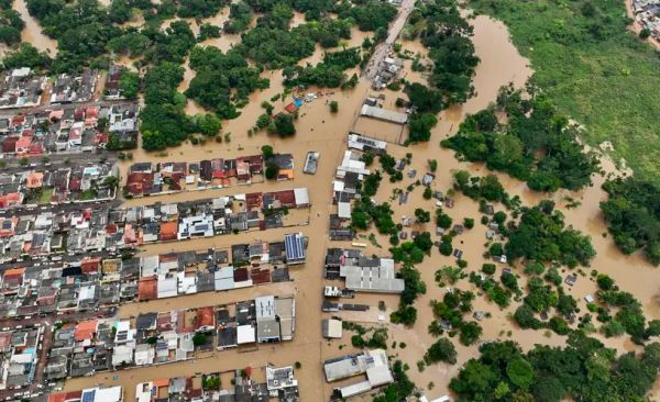 Enchentes levam governo do Acre a decretar emergência em saúde pública