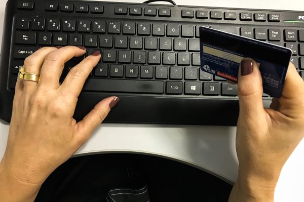 Camara-e.net e Procon RJ alertam consumidor sobre fraudes on-line