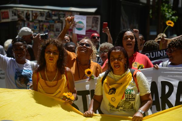 Ato por Marielle vira marcha pelas vítimas da violência do Estado