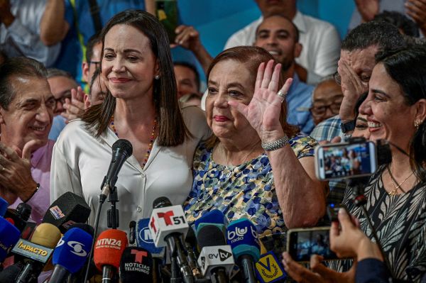 Oposição na Venezuela diz ter sido impedida de registrar candidata