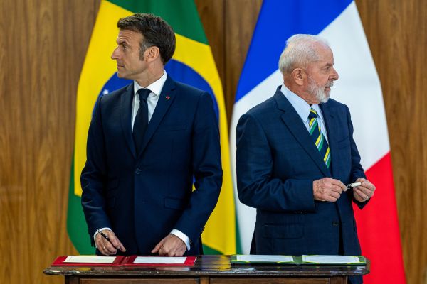 Macron tem o direito de ser contra o acordo UE-Mercosul, diz Lula