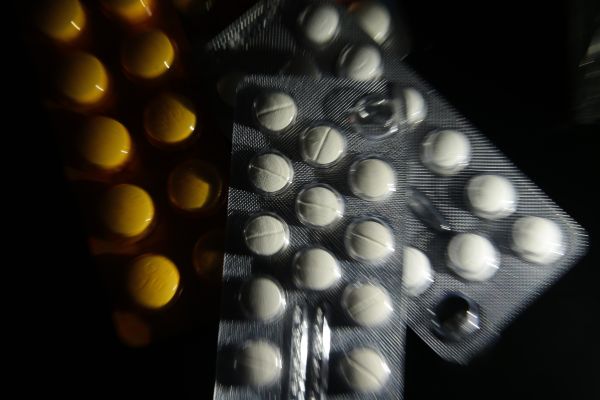 Teto para reajuste de medicamentos em 2024 fica em 4,5%