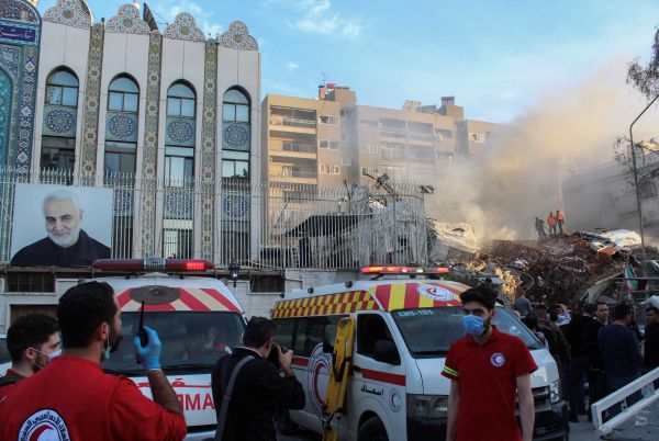 Irã diz que Israel bombardeou embaixada na Síria e mata comandantes