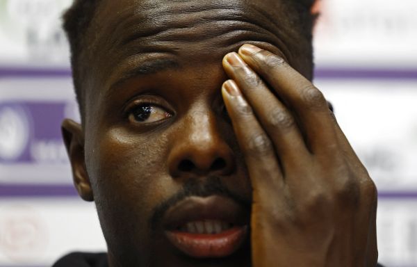 Goleiro senegalês abandona jogo na Espanha após ofensas racistas