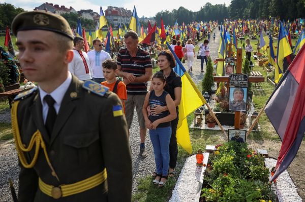 Ucrânia diminui idade de alistamento para aumentar efetivo militar