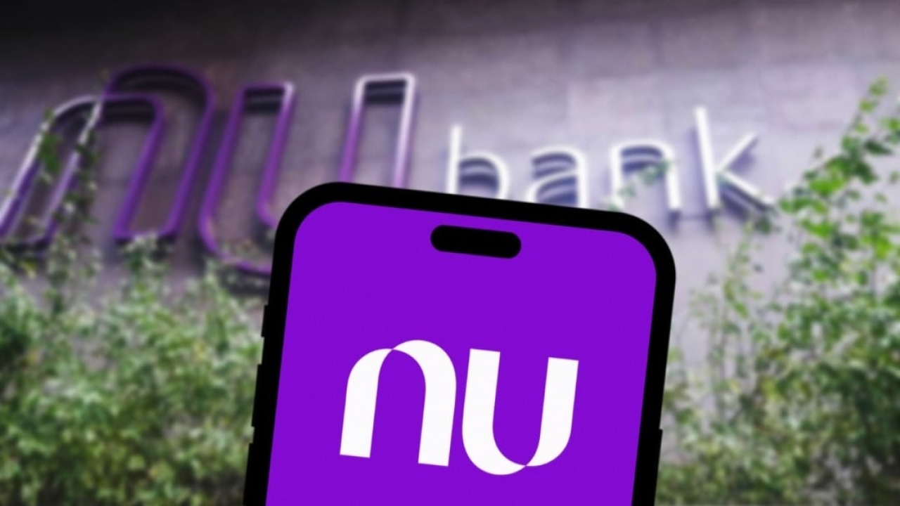 Falha no Nubank permitiu que usuários sacassem dinheiro 'de graça' em caixas eletrônicos