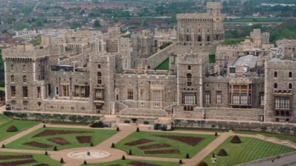 Castelo de Windsor é invadido e dois carros são furtados enquanto Kate e William dormiam, segundo jornal